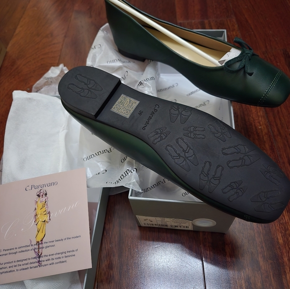 Women's Green Flats - Picture 4 of 6